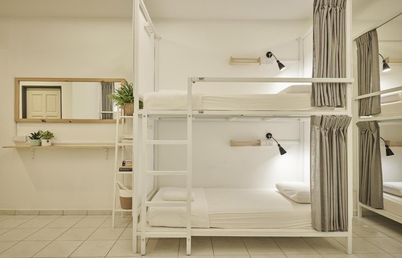 Sleepy Nomad Guesthouse Malacca Ngoại thất bức ảnh